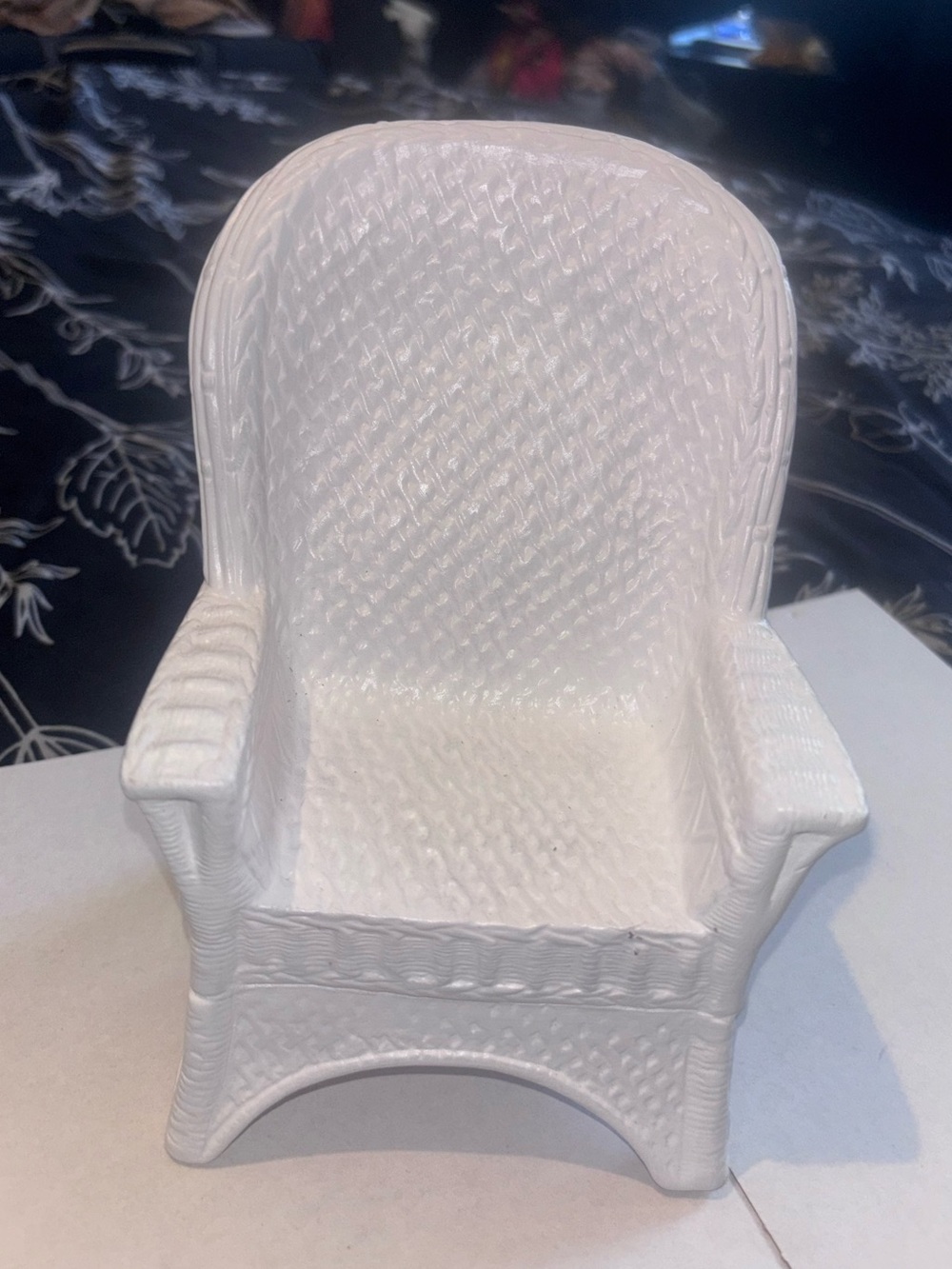 Ceramic White Wicker-Style Miniature Chair 7’